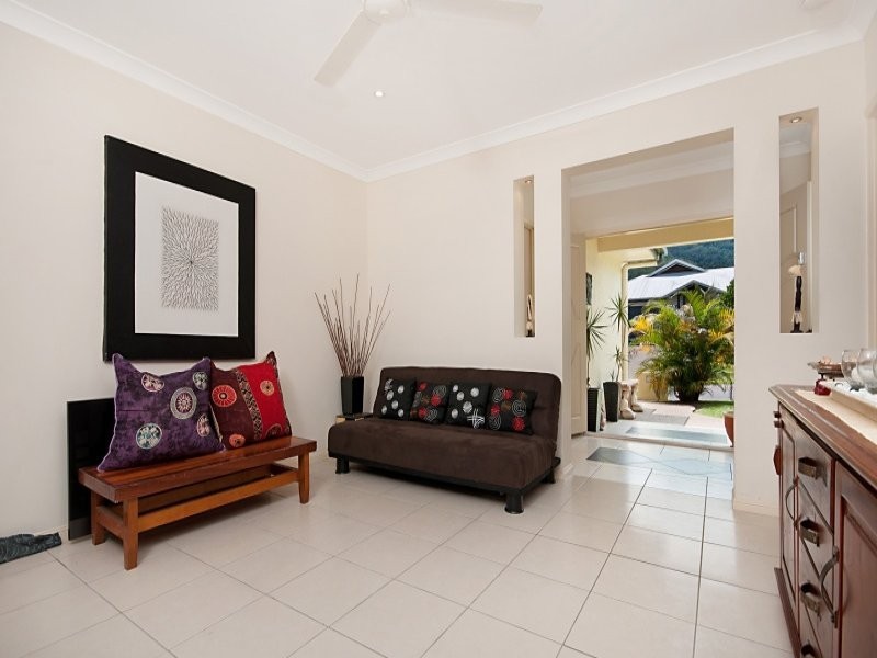 6 Lyndon Close, Bentley Park QLD 4869