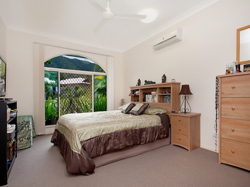 6 Lyndon Close, Bentley Park QLD 4869