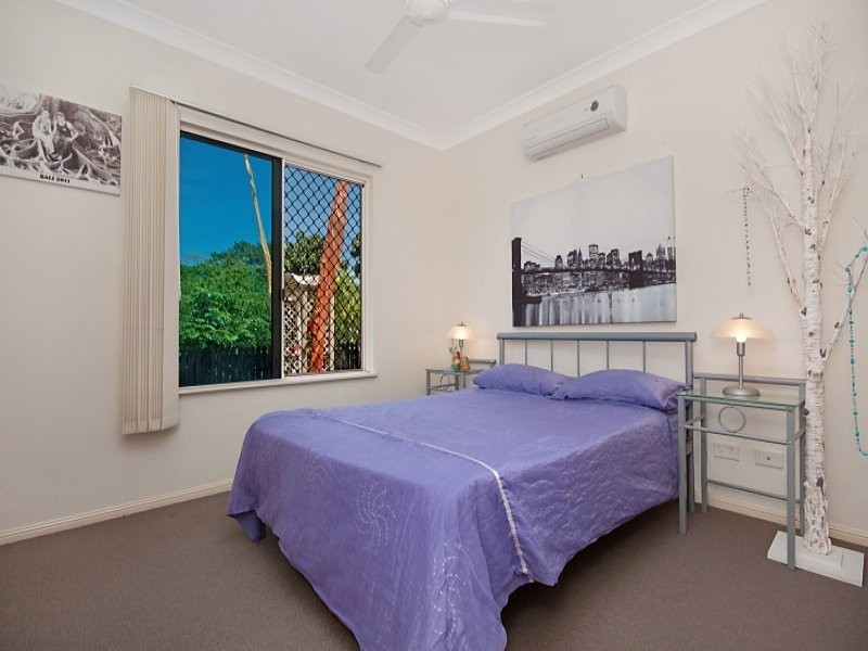 6 Lyndon Close, Bentley Park QLD 4869