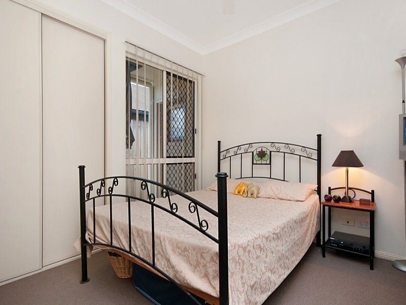 6 Lyndon Close, Bentley Park QLD 4869