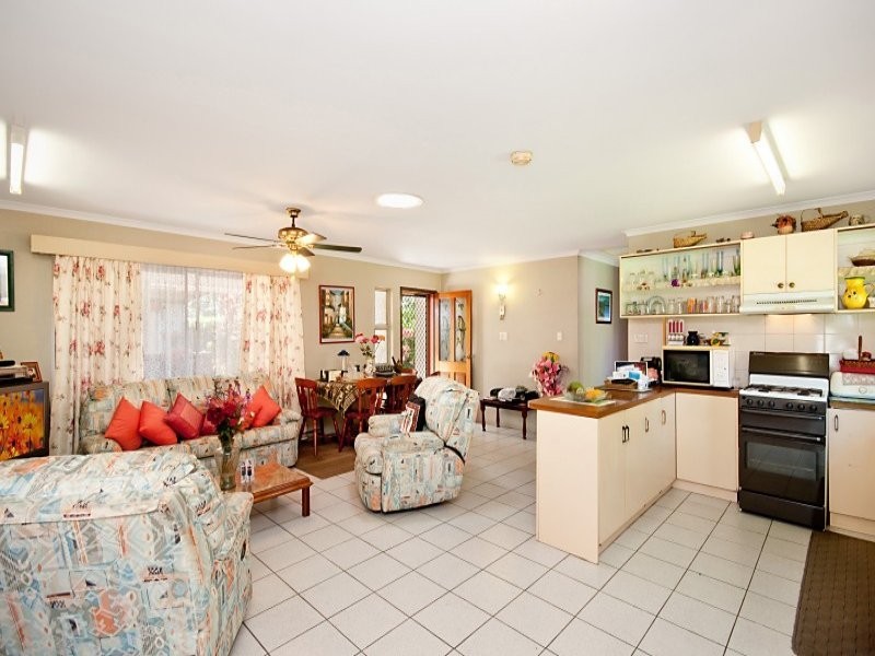 303 McCoombe Street, Mooroobool QLD 4870