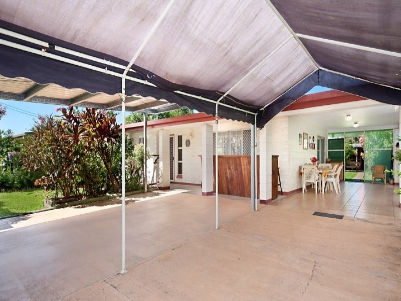 303 McCoombe Street, Mooroobool QLD 4870