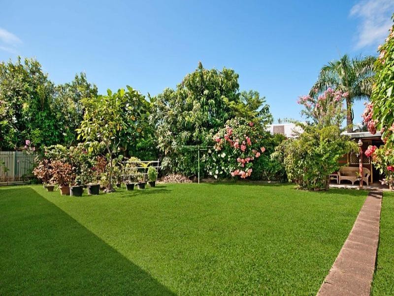 303 McCoombe Street, Mooroobool QLD 4870