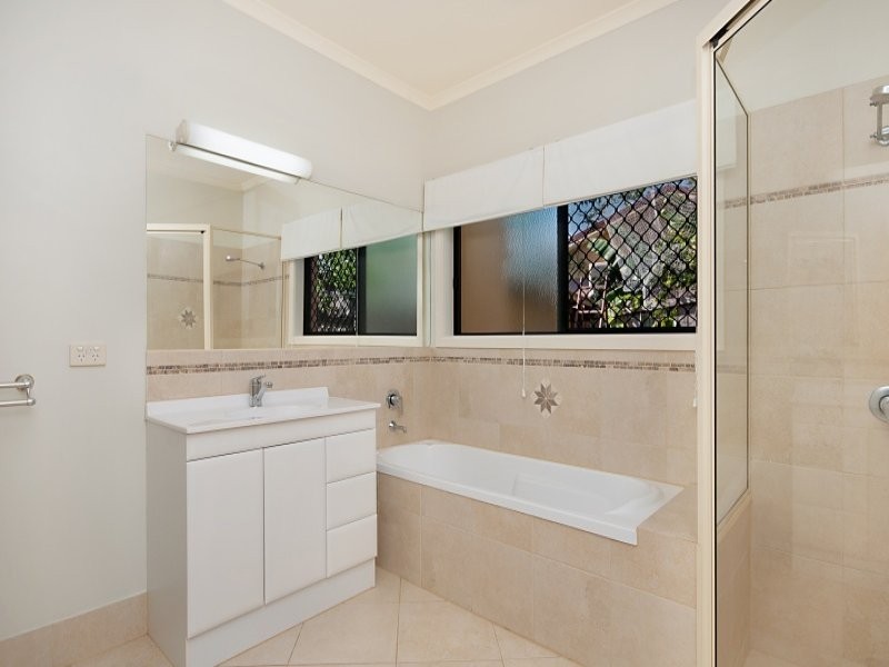 17 Gilmore Street, Bentley Park QLD 4869