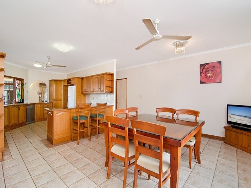 8 Ascendant Close, Bentley Park QLD 4869