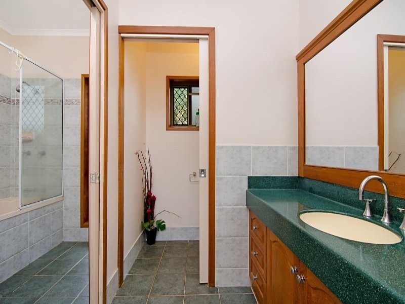 8 Ascendant Close, Bentley Park QLD 4869