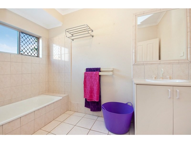 31 Pilosa Street, Redlynch QLD 4870