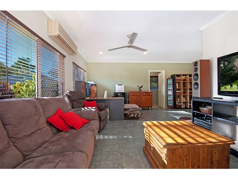 14 Pera Close, Bentley Park QLD 4869