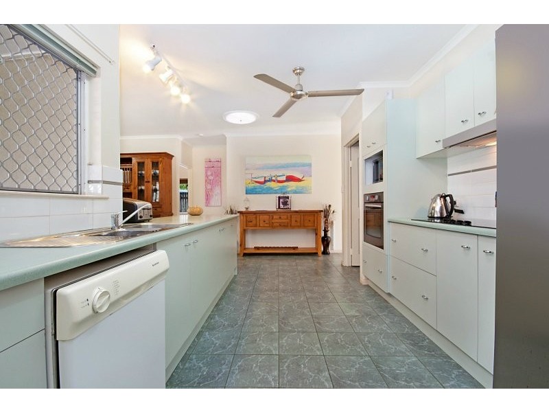 14 Pera Close, Bentley Park QLD 4869