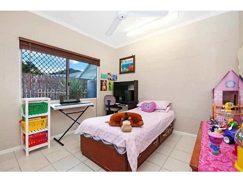 14 Pera Close, Bentley Park QLD 4869