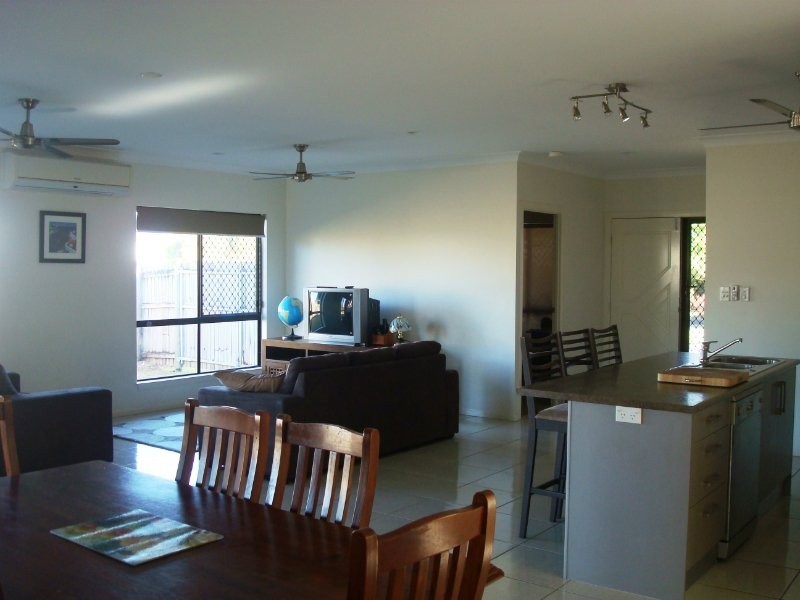 165 Timberlea Drive, Bentley Park QLD 4869