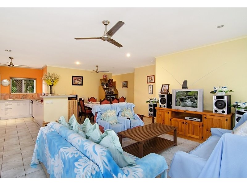 11 Grimes Close, Kanimbla QLD 4870