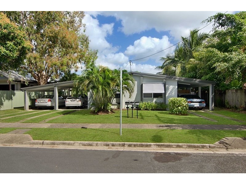 123 Oleander Street, Holloways Beach QLD 4878