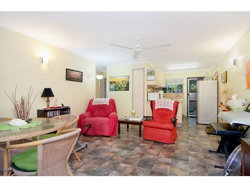 123 Oleander Street, Holloways Beach QLD 4878