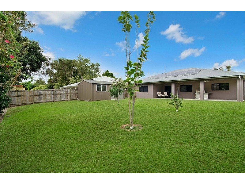 8 Norfolk Close, Holloways Beach QLD 4878