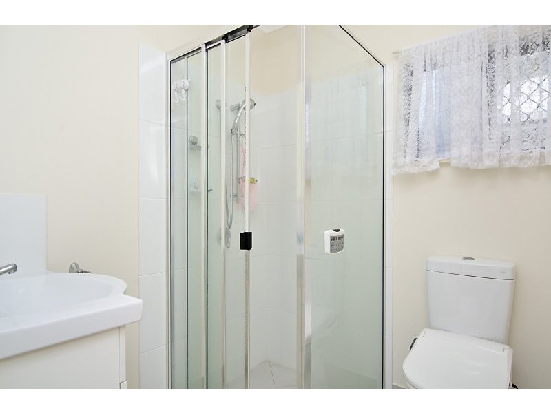 8 Norfolk Close, Holloways Beach QLD 4878