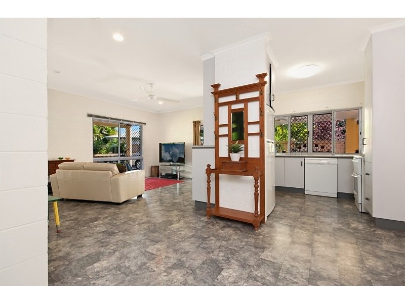 2 Alpine Close, Edmonton QLD 4869