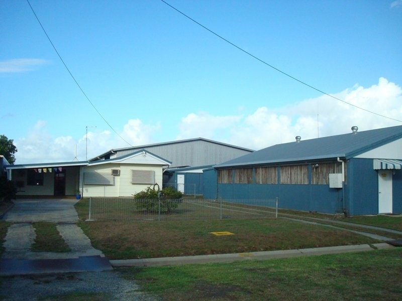 124-126 Newell street, Bungalow QLD 4870