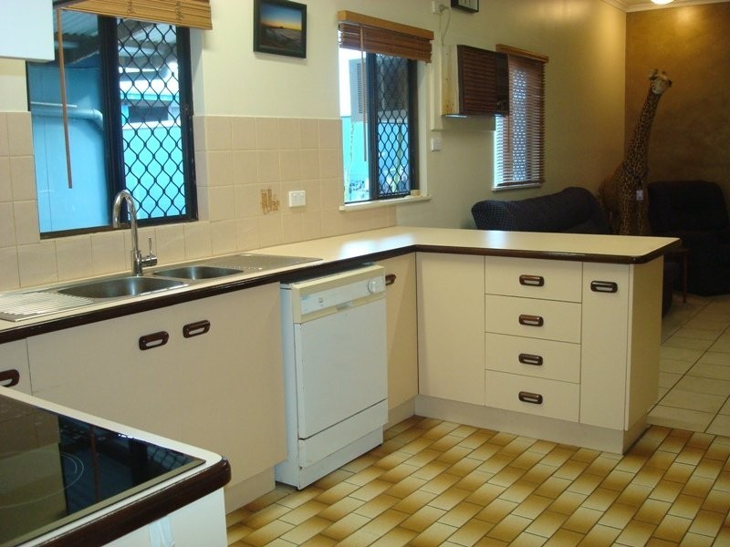 124-126 Newell street, Bungalow QLD 4870