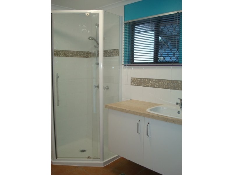 124-126 Newell street, Bungalow QLD 4870