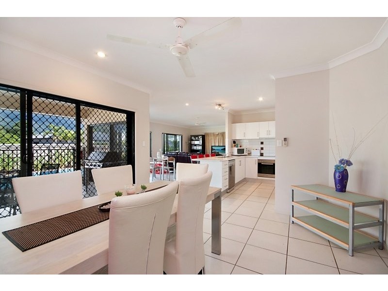 2 Calvert Close, Bentley Park QLD 4869