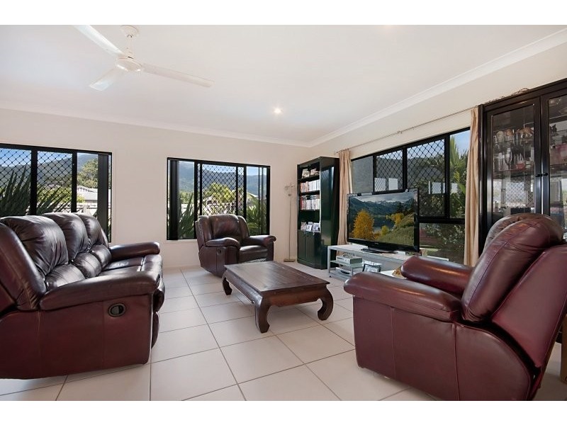 2 Calvert Close, Bentley Park QLD 4869