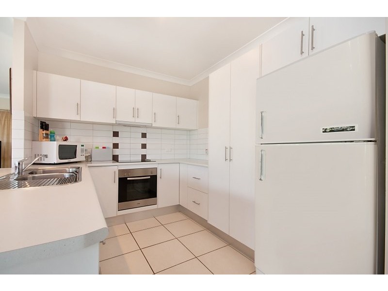 2 Calvert Close, Bentley Park QLD 4869