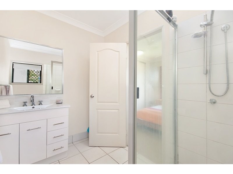 2 Calvert Close, Bentley Park QLD 4869