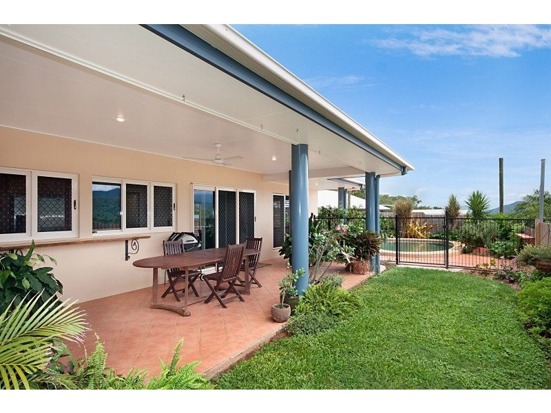 6 Crowsnest Terrace, Trinity Beach QLD 4879