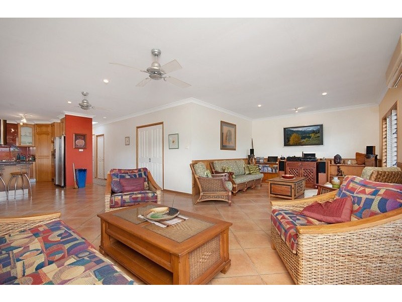 6 Crowsnest Terrace, Trinity Beach QLD 4879