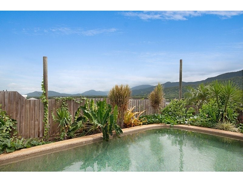 6 Crowsnest Terrace, Trinity Beach QLD 4879