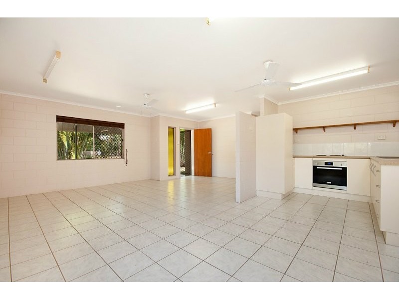 37 Hayward Street, Mooroobool QLD 4870