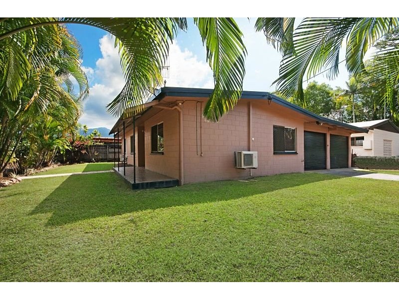 37 Hayward Street, Mooroobool QLD 4870