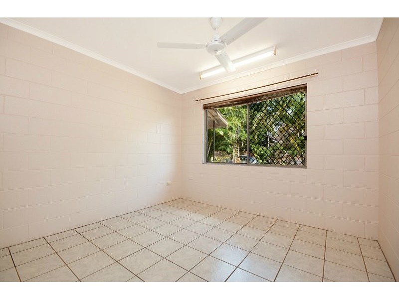 37 Hayward Street, Mooroobool QLD 4870