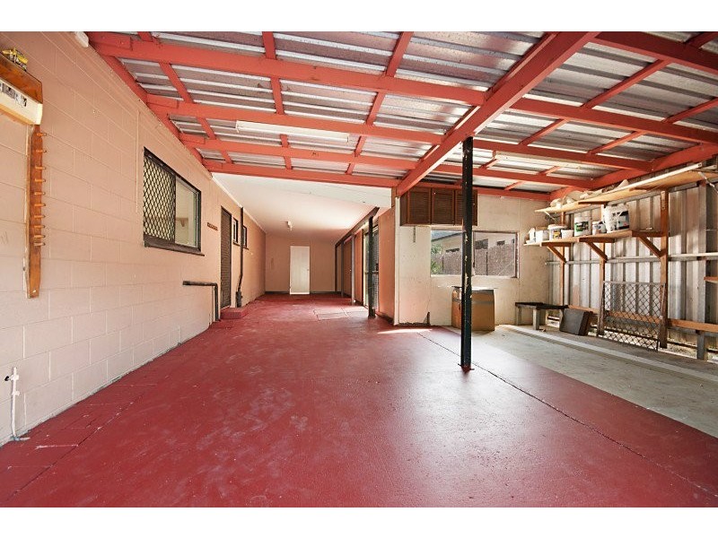 37 Hayward Street, Mooroobool QLD 4870