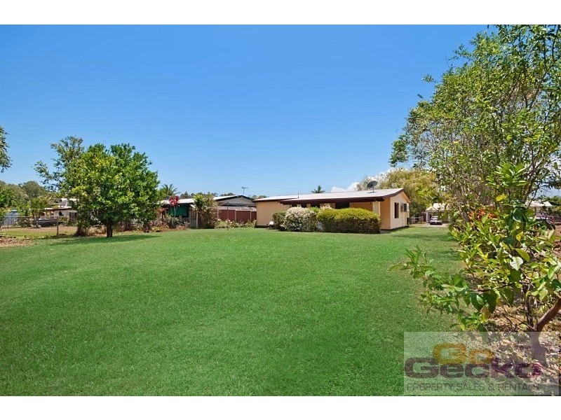 12 Lobelia Court, Mooroobool QLD 4870