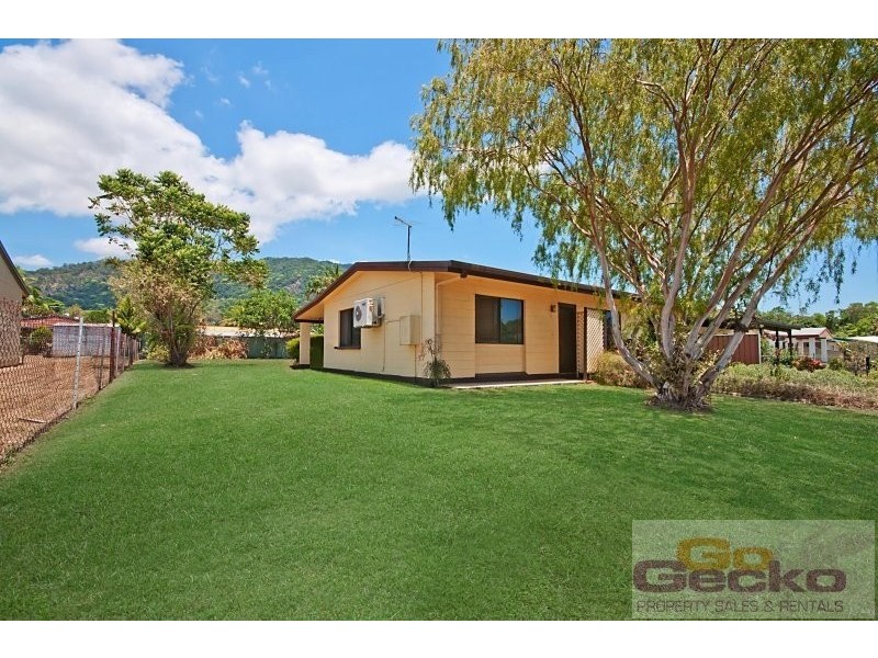 12 Lobelia Court, Mooroobool QLD 4870