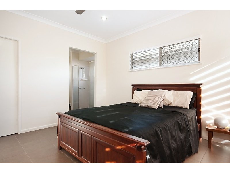 10 Icefire Quay, Trinity Park QLD 4879