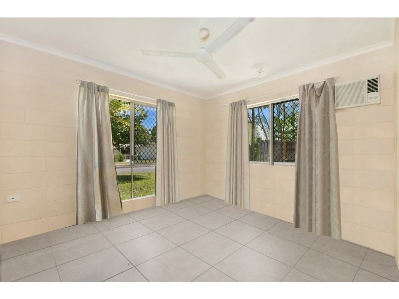 92 Murray Street, Manoora QLD 4870