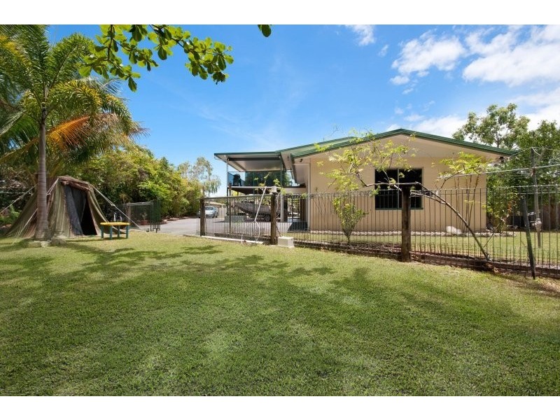 14 Connemara Close, Trinity Beach QLD 4879