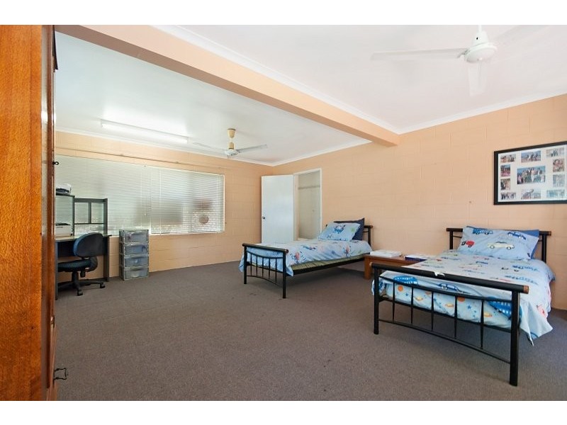 14 Connemara Close, Trinity Beach QLD 4879