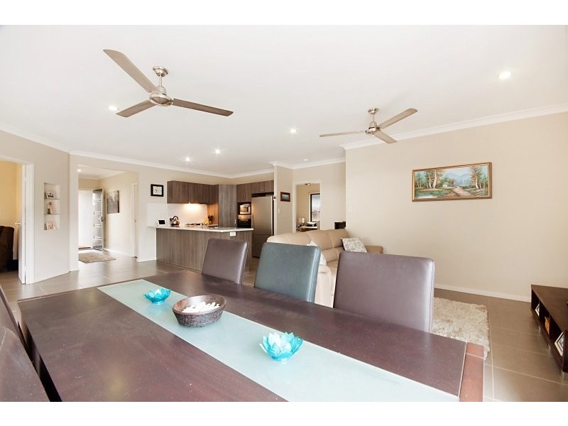 8 Demidenko Close, Redlynch QLD 4870