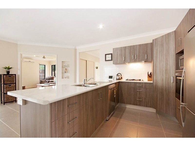 8 Demidenko Close, Redlynch QLD 4870