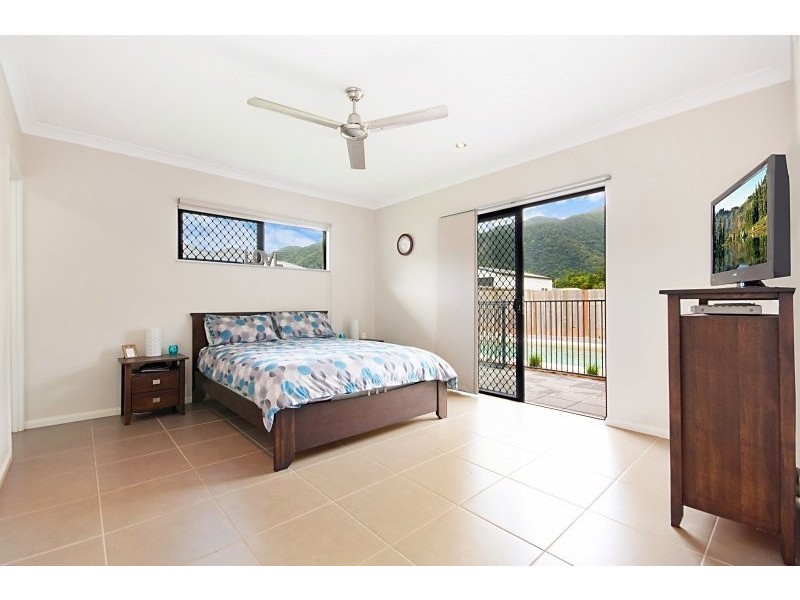 8 Demidenko Close, Redlynch QLD 4870