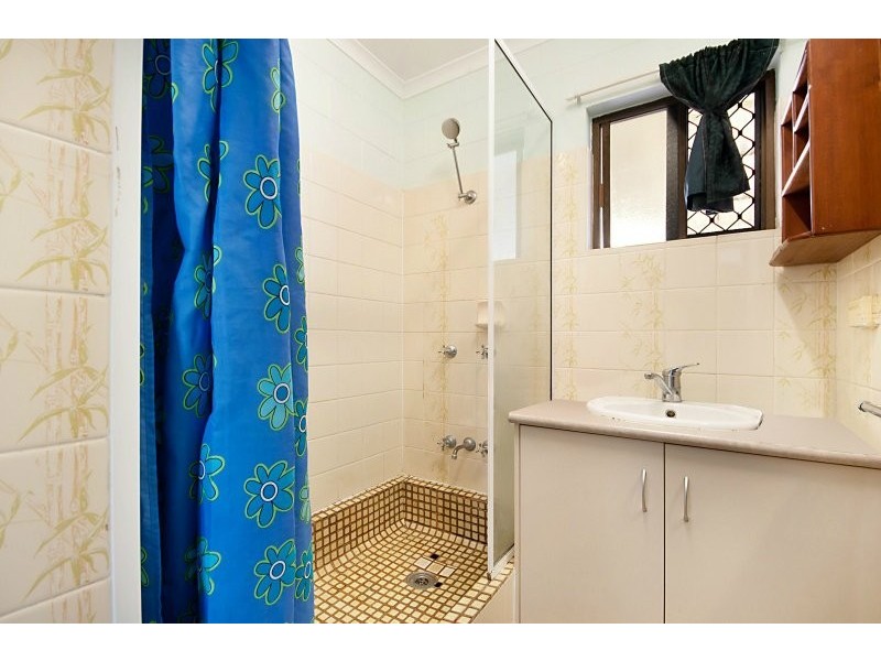 51 Cochrane Street, Mooroobool QLD 4870