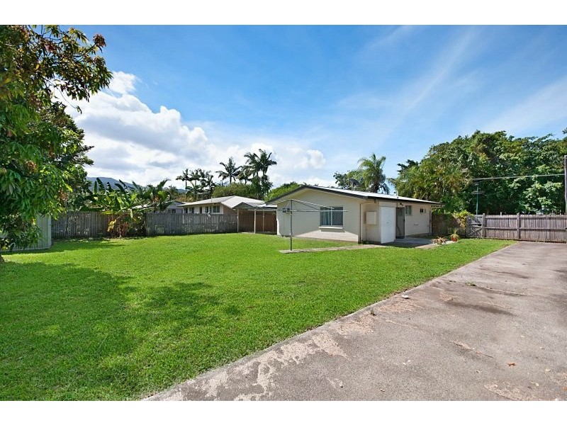 31 Murray Street, Manoora QLD 4870