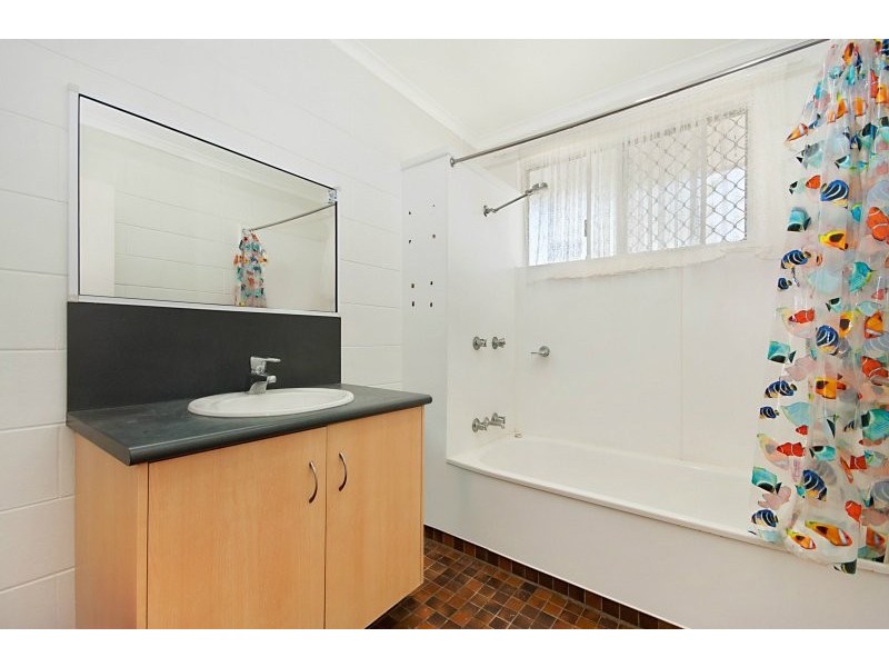 31 Murray Street, Manoora QLD 4870