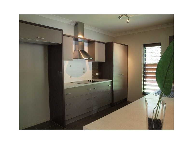 27 Altona Street, Bentley Park QLD 4869