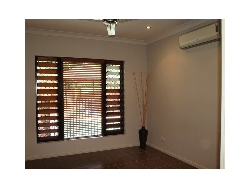 27 Altona Street, Bentley Park QLD 4869