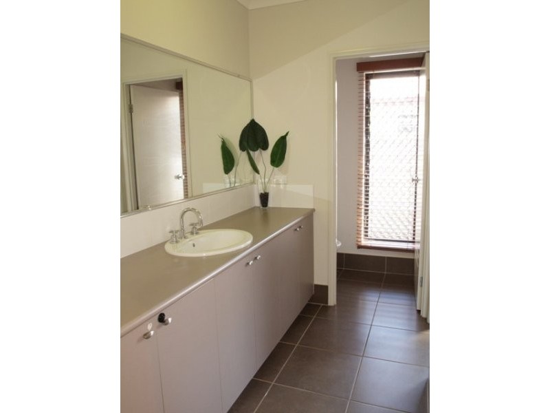 27 Altona Street, Bentley Park QLD 4869